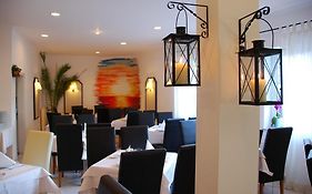 Ascot Hotel