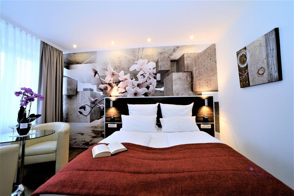 Ascot Hotel เรมไชด์ ภายนอก รูปภาพ